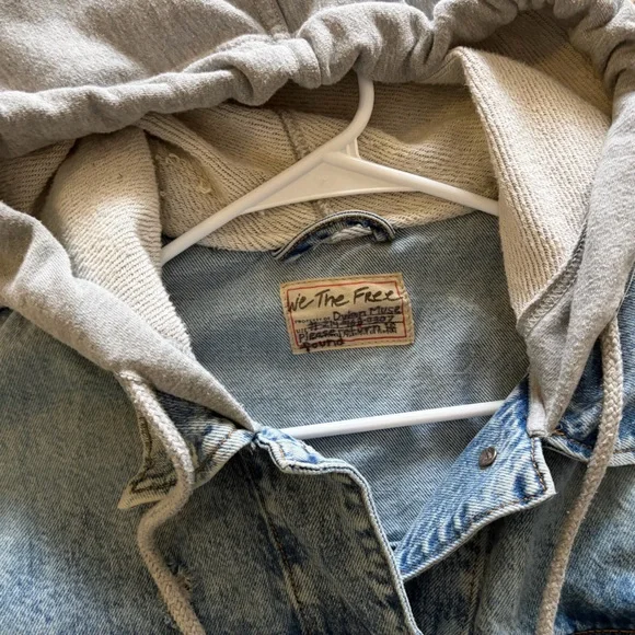 We The Free People Light Blue Denim Distressed Oversized Jacket Gray Hood Size M - Picture 6 of 11
